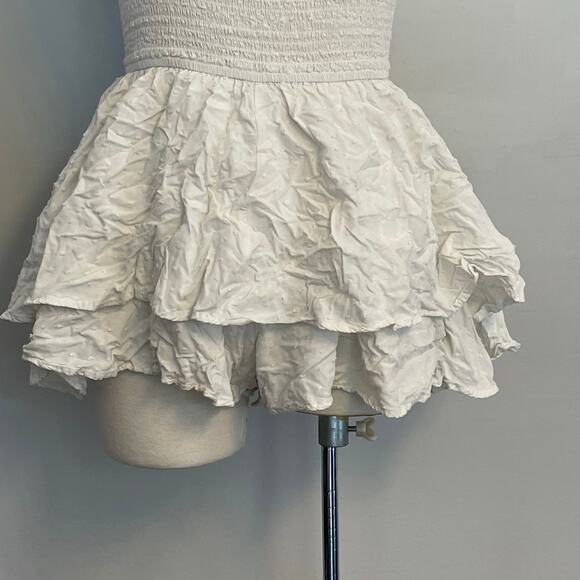 Urban Outfitters White Romper Size SP Ruffle‎ Coquette Cottagecore Smocked Waist - Picture 5 of 8